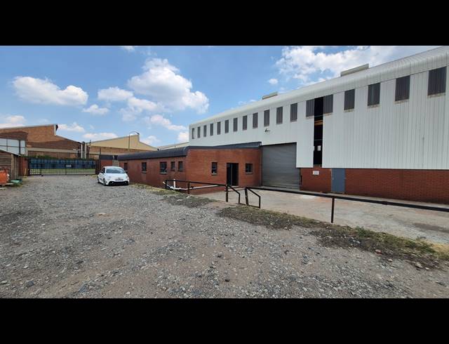 3,000M² FACTORY FOR SALE IN BOKSBURG EAST